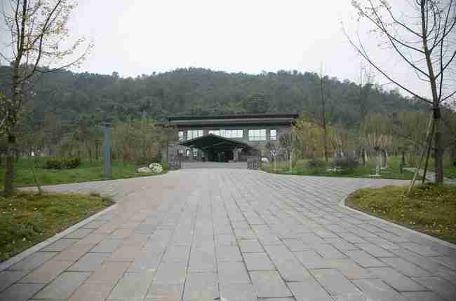 dujiangyan panda base facade